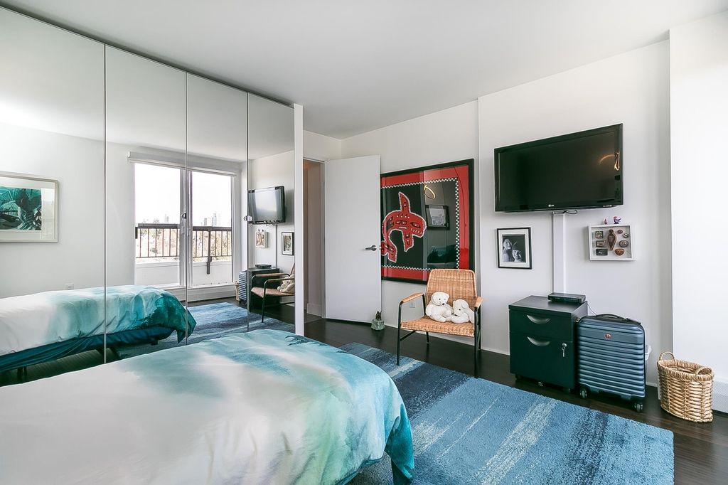 listing image 1106127758533345019