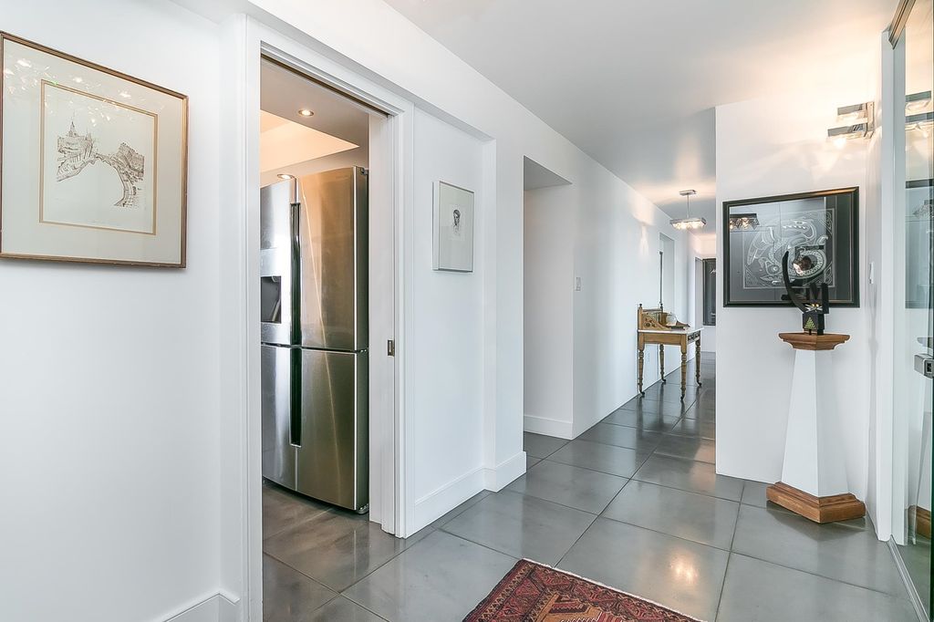 listing image 1101813574233741122