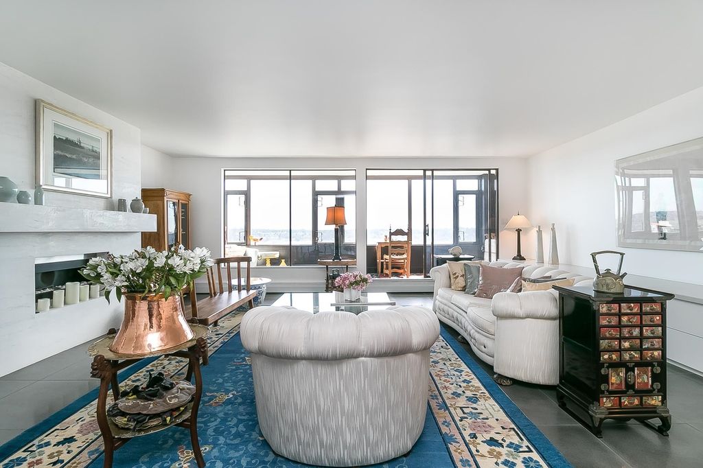 listing image 1101778307051832072