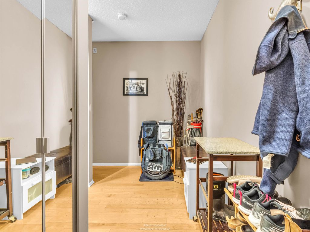 listing image 1108441026435286412