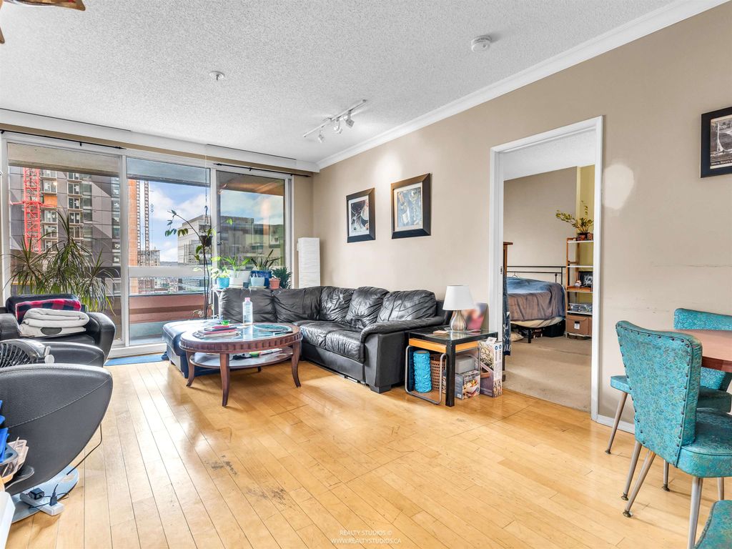 listing image 1108909224219586495