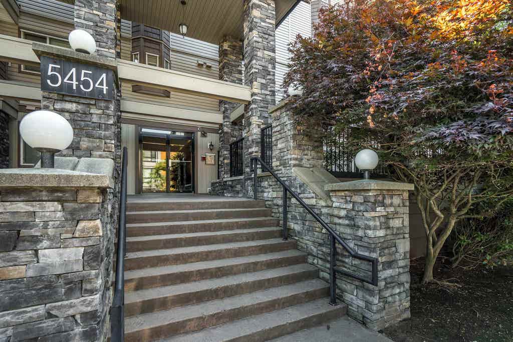 Photo of 5454 198 Street #107, Langley, BC V3A 1G2 (MLS # R3116721)