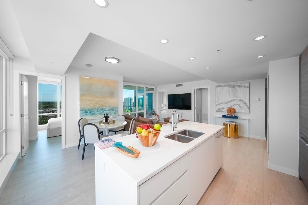 listing image 1100415240543325444
