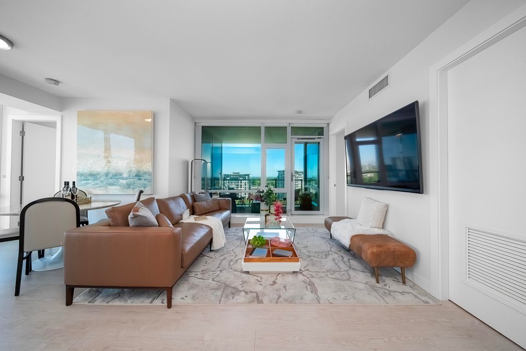 listing image 1104280663907669161