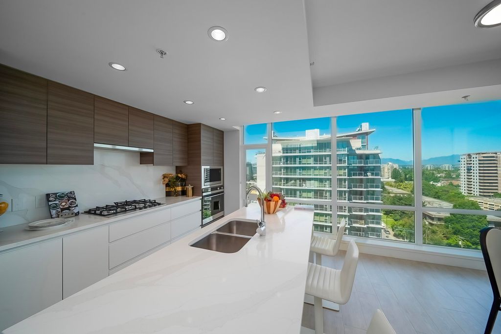 listing image 1105480225304769153