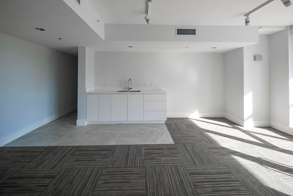 listing image 1105872931960076646