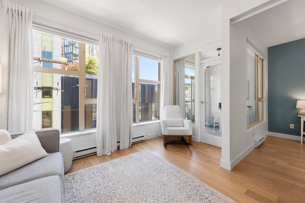 listing image 1101637550952725633