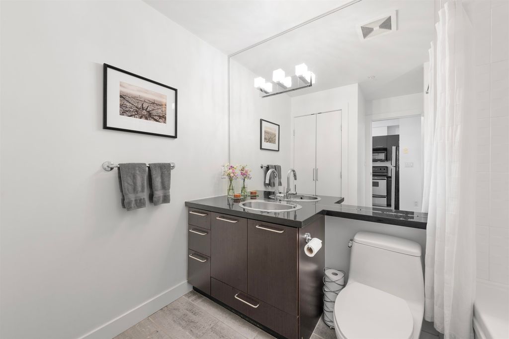 listing image 1102467755410247330