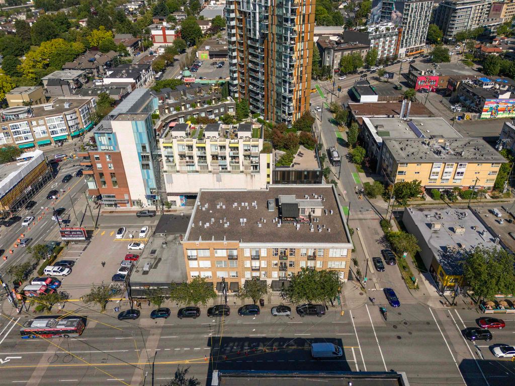 listing image 1104624702079158711