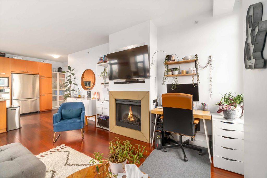 listing image 1105774772449147405