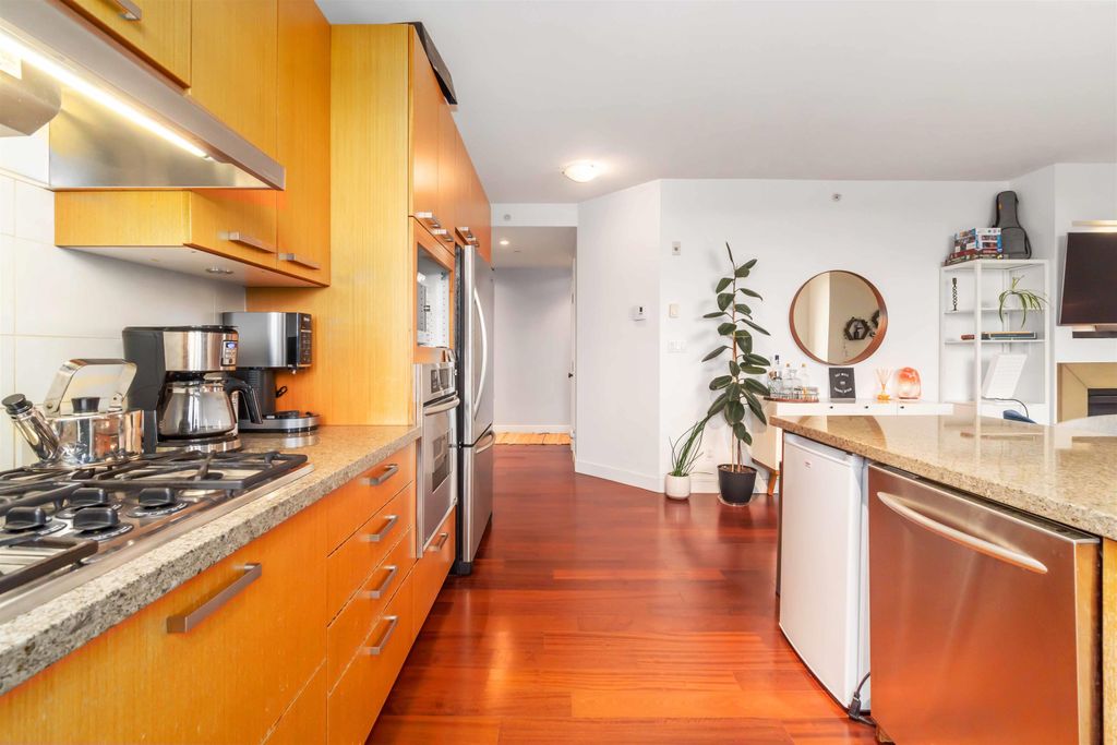 listing image 1102266825314487362