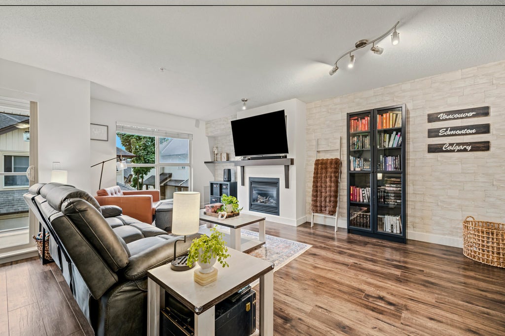 Photo of 20350 68 Avenue #70, Langley, BC V2Y 3A5 (MLS # R3165754)