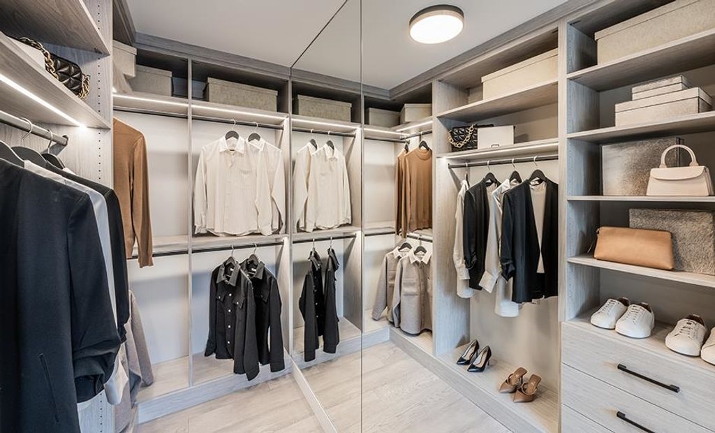 listing image 1109857639369727936