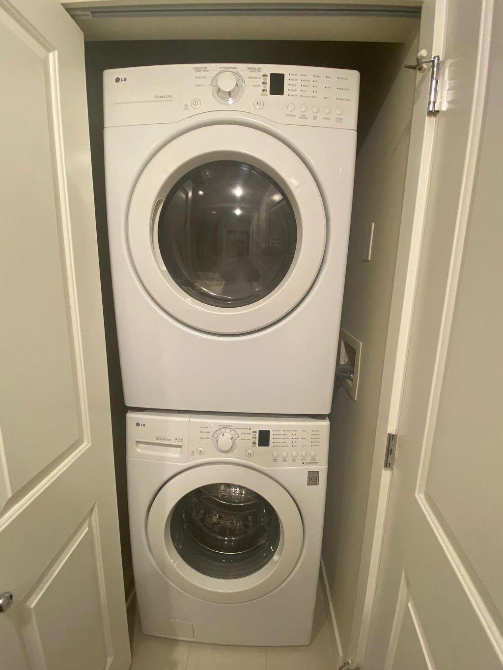 listing image 1103536072466616930