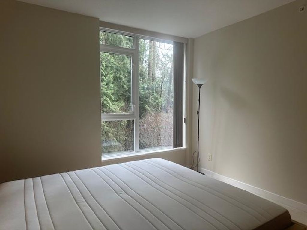 listing image 1109566355199625336
