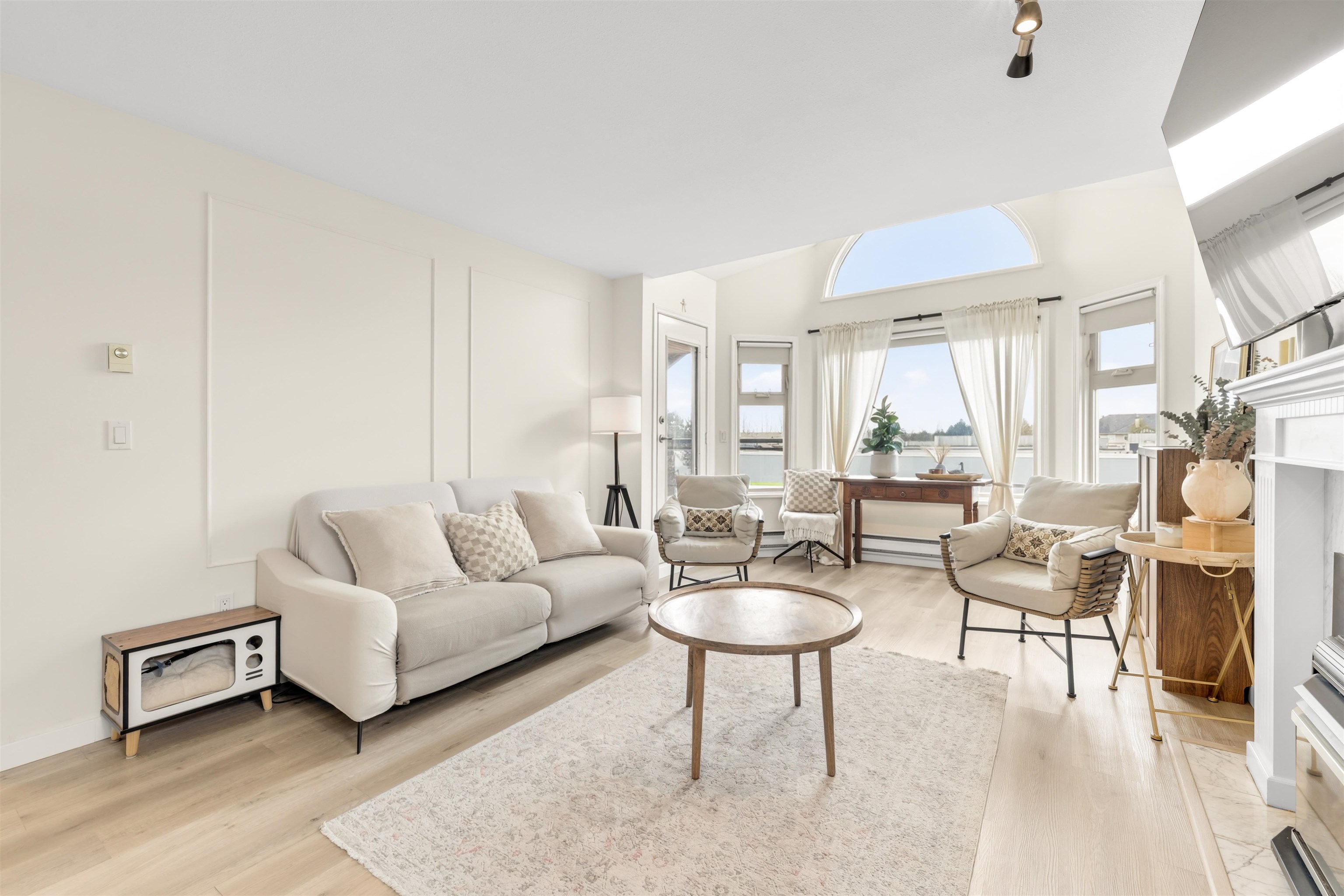4845 53 Street D302