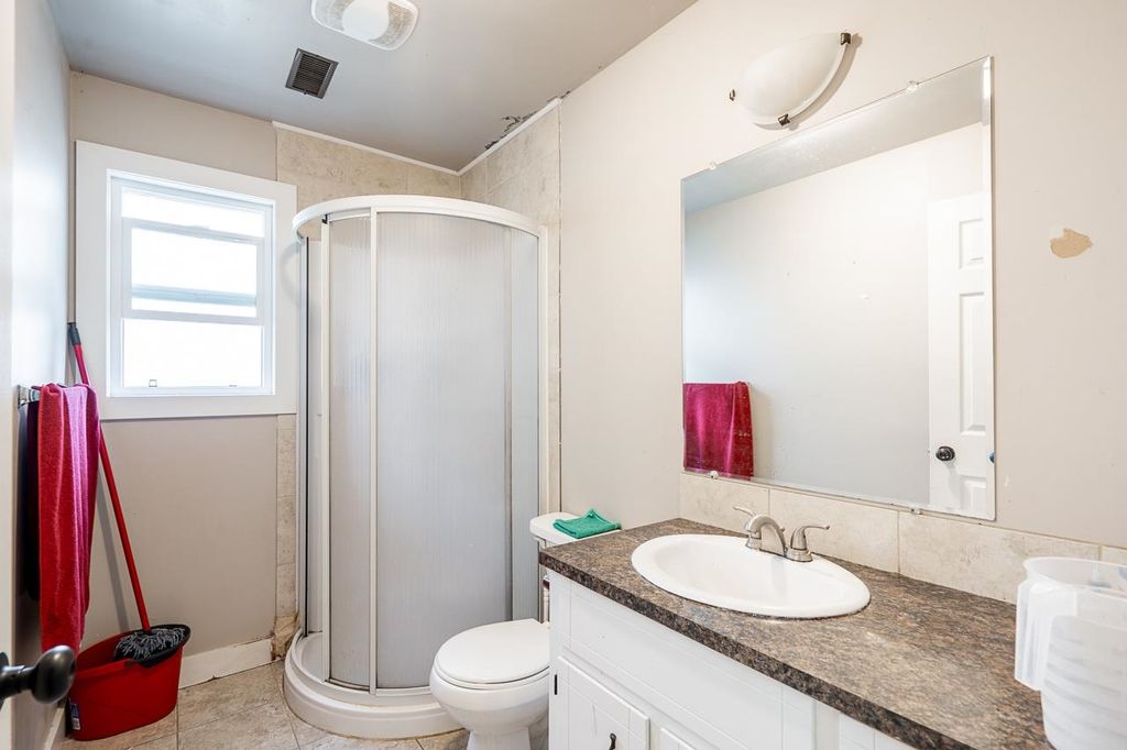 listing image 1105563162501414242