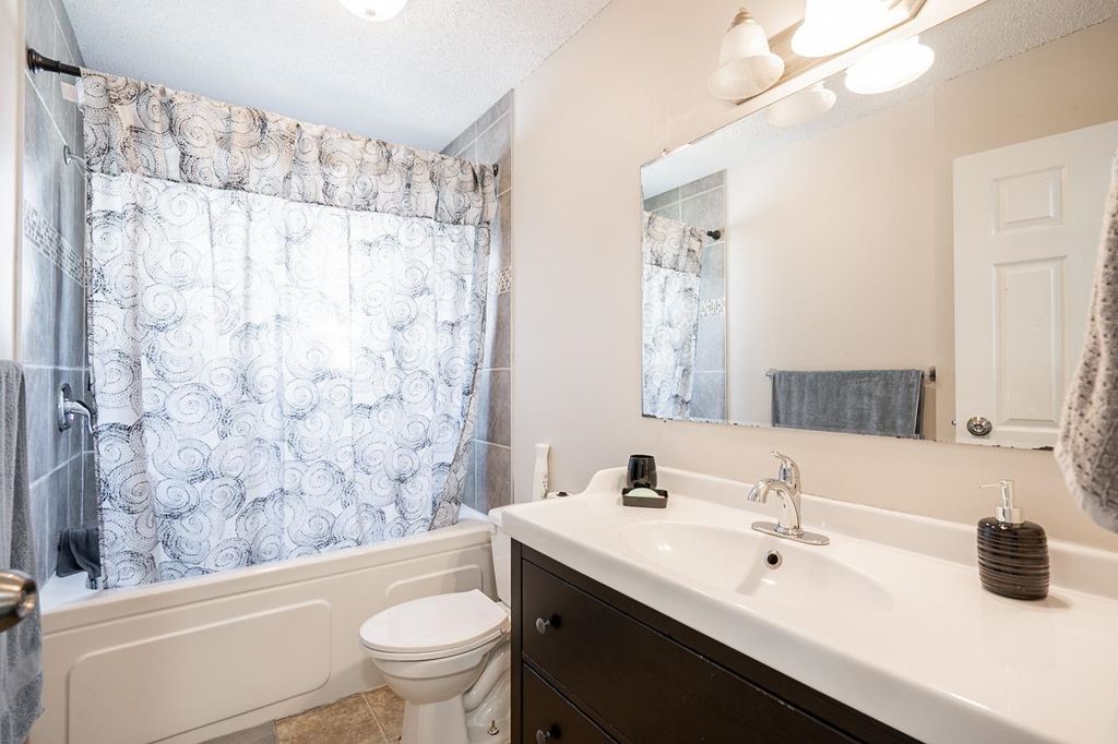 listing image 1103376748395216893