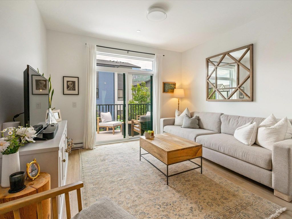 listing image 1101658139604110542