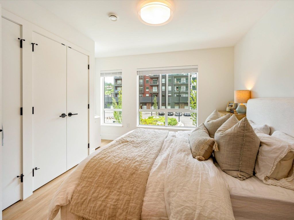 listing image 1103278920052559258