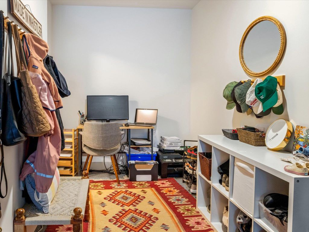 listing image 1107658360437034652