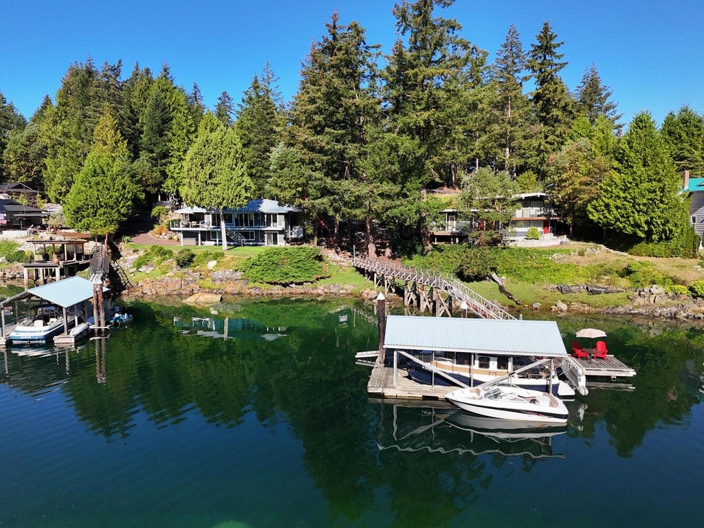 12828 GILDEN ROAD, MADEIRA PARK, BC V0N 2H1 - Image 597946715.jpeg?d=l