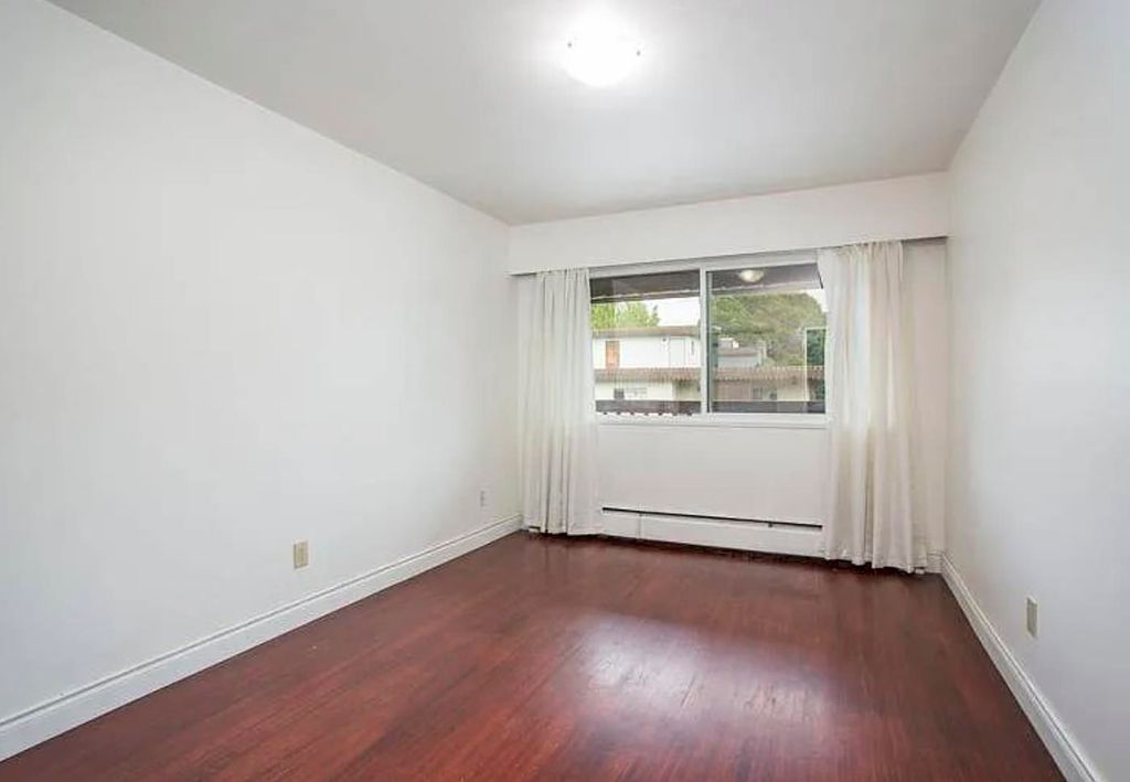 listing image 1109331607289148864