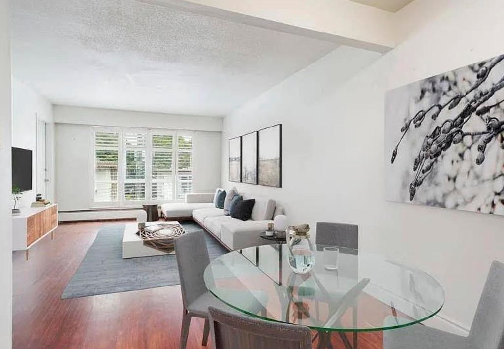 listing image 1109974195524419275