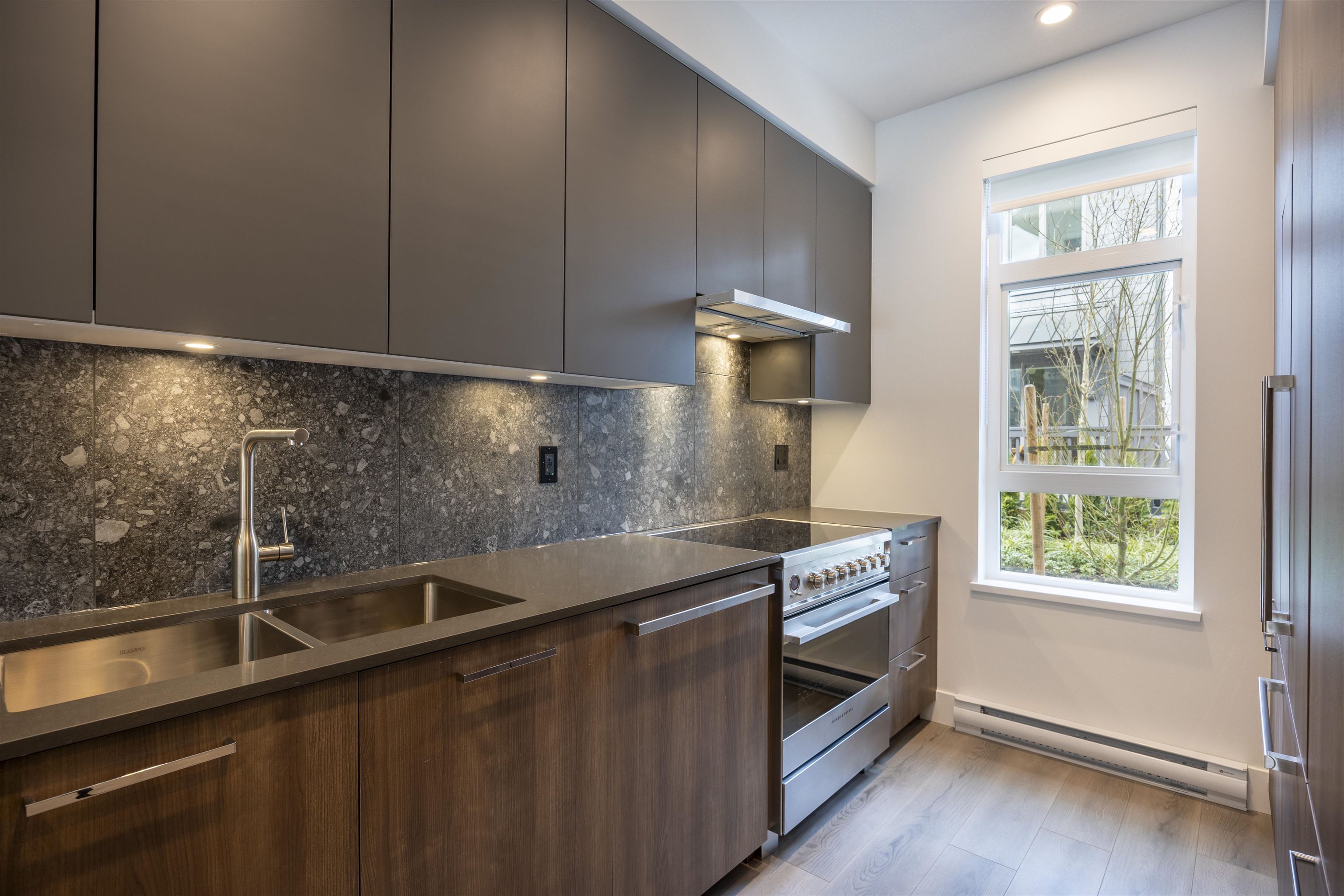 2322 Emery Court 102