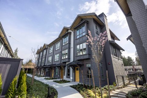 2322 Emery Court 102 North Vancouver BC V7J 0G3