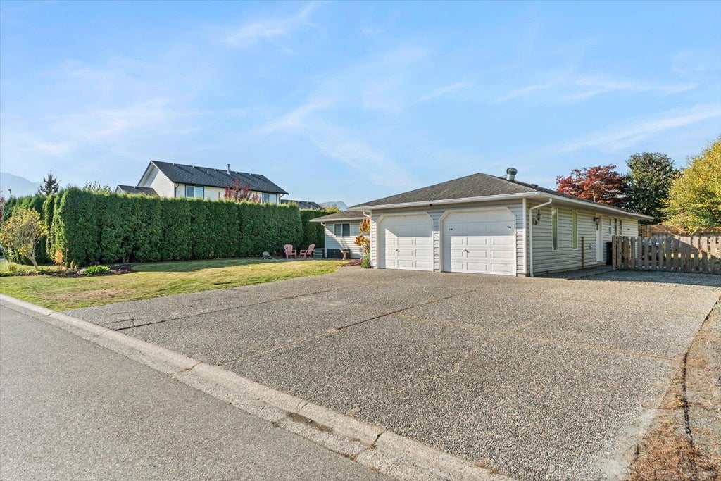 Photo of 6783 Vanmar Street, Chilliwack, BC V2R 2W1 (MLS # R3178066)