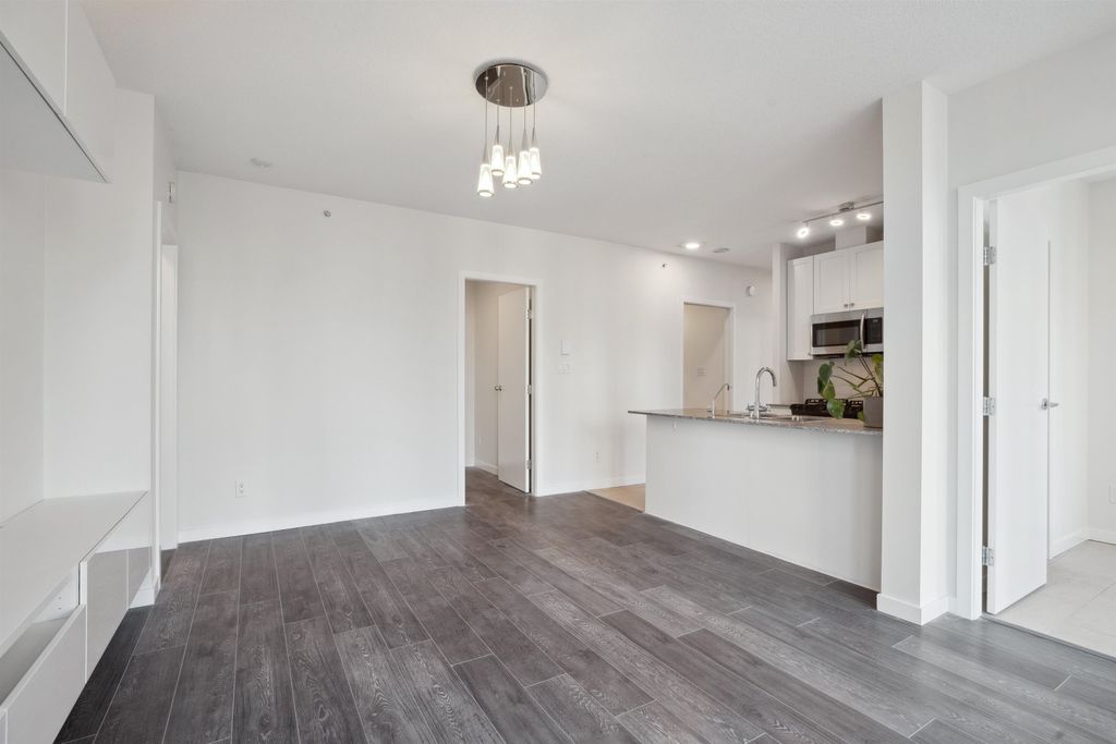 listing image 1102633063324303315