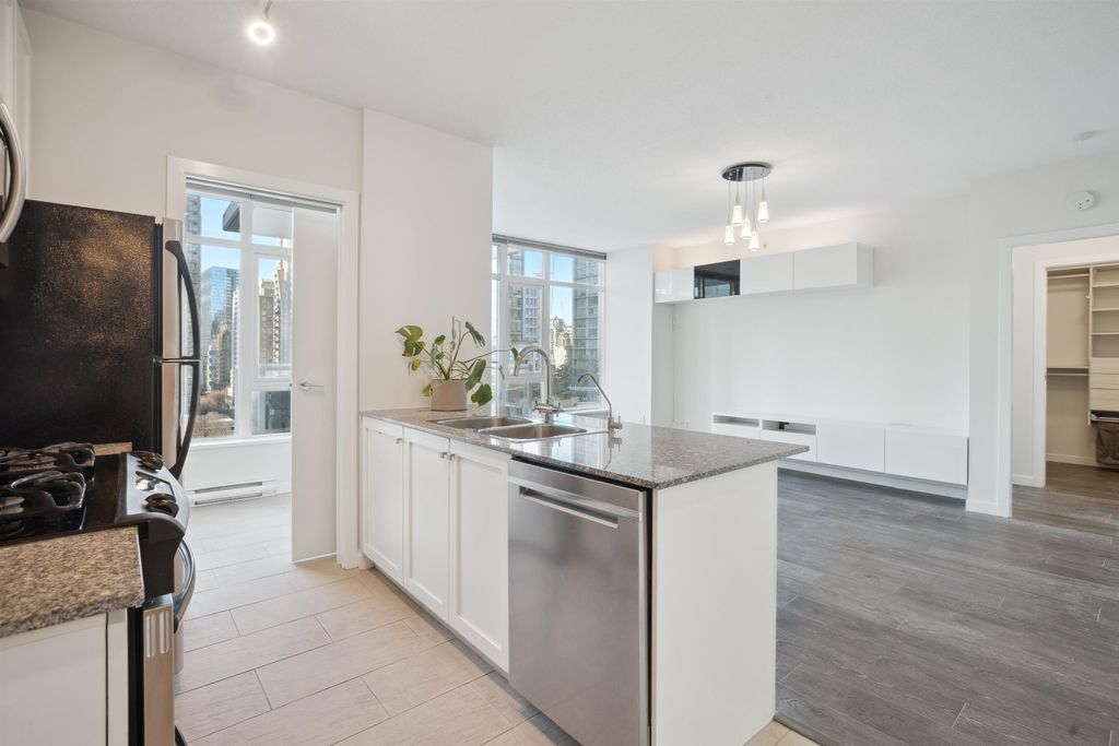 listing image 1104426024323118997