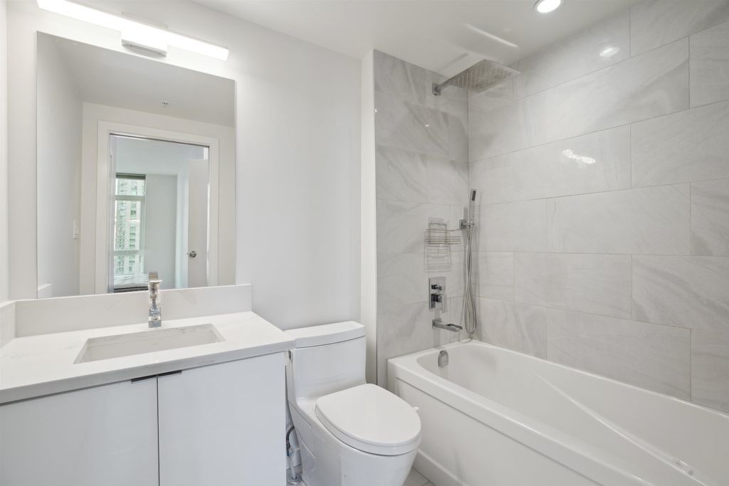 listing image 1106221077638306626