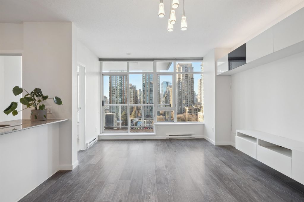 listing image 1102601396049893683
