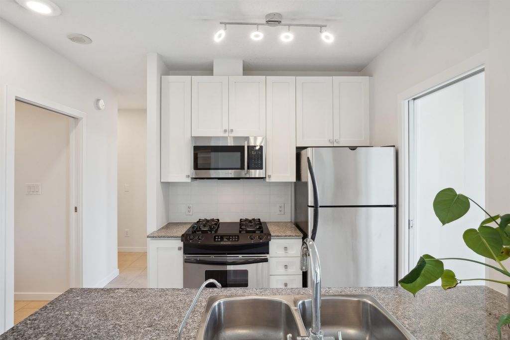 listing image 1102456729577040115