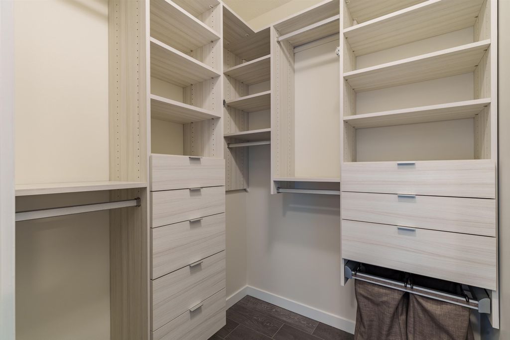 listing image 1108555951425294010