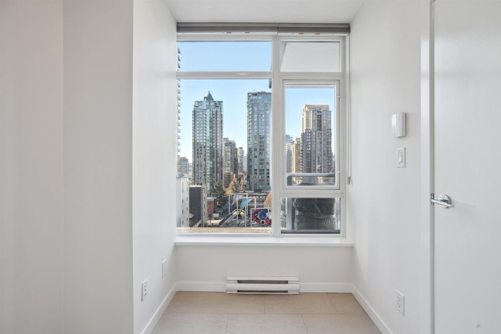 listing image 1104702994280959247