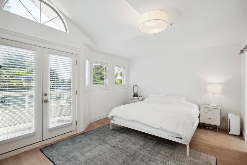 listing image 1101417923807686828