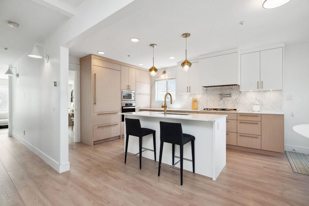 listing image 1109715081113916270