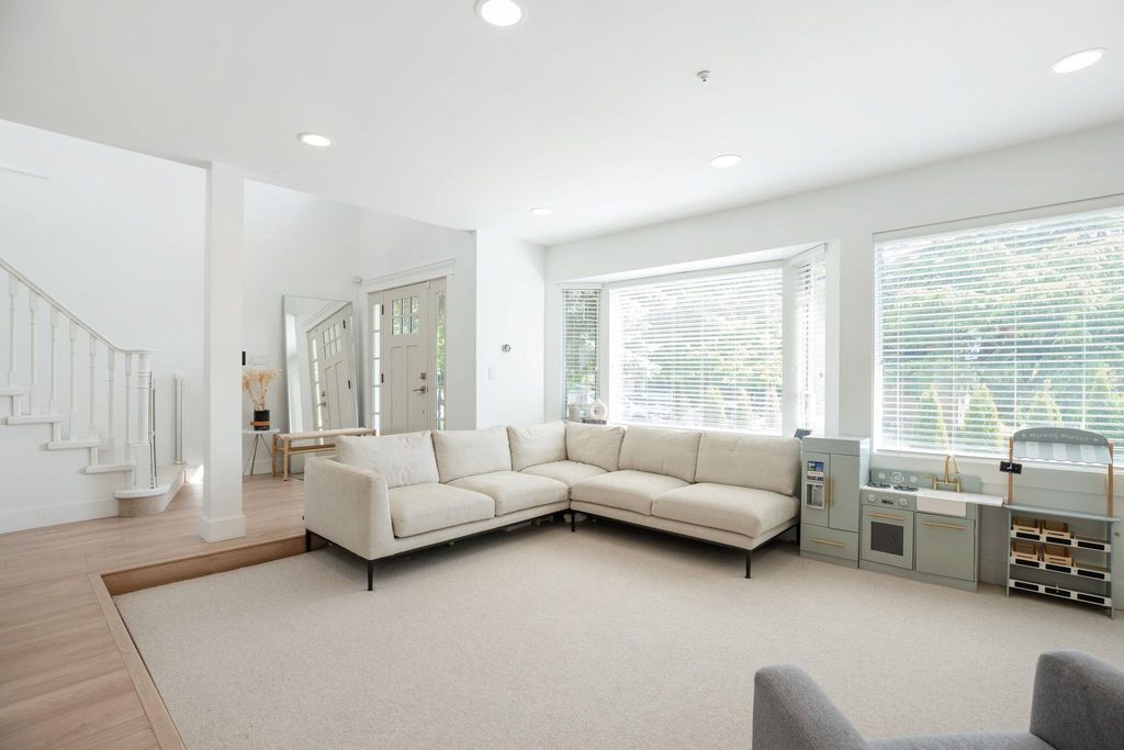 listing image 1102241236655275410