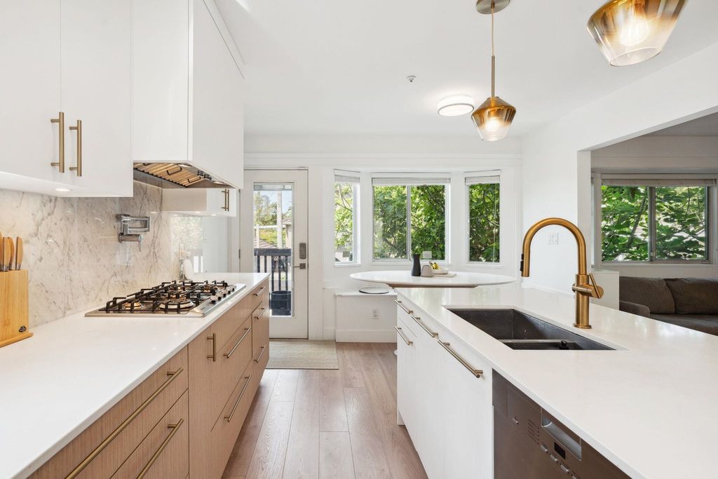 listing image 1102372516254597155