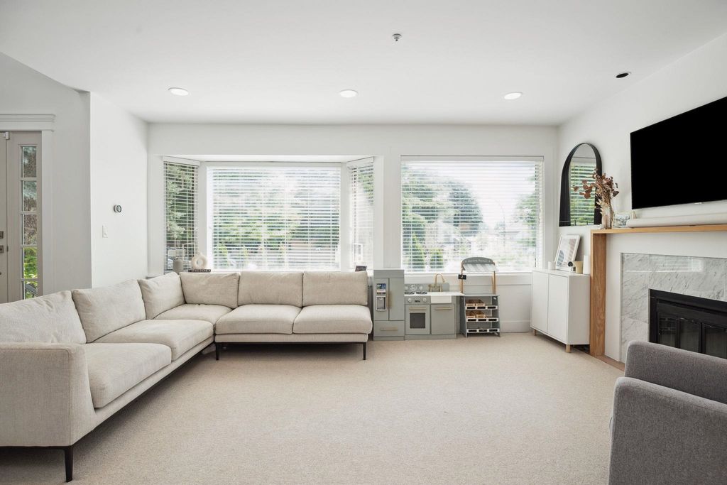 listing image 1103674650229065868