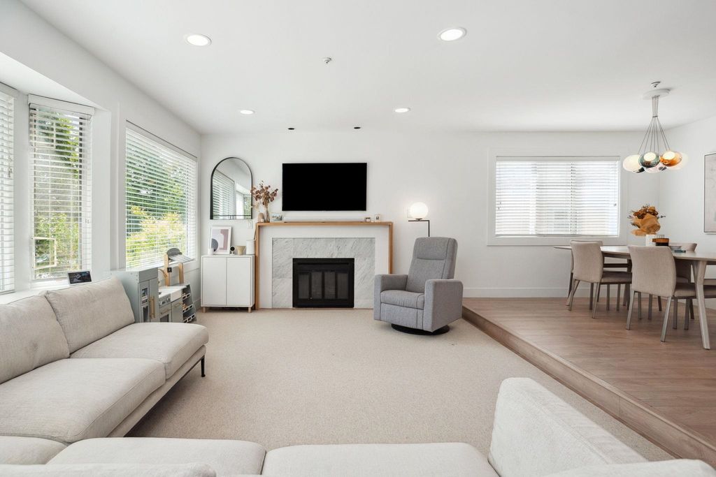 listing image 1102343129793131114