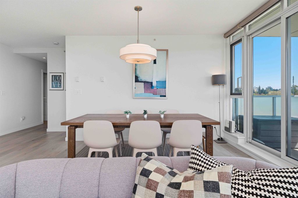 listing image 1102689208904839672