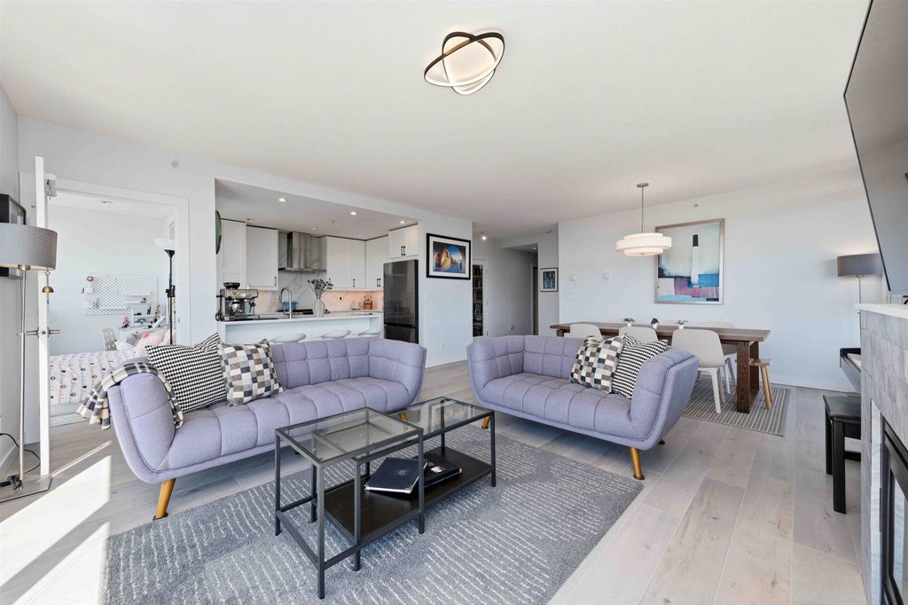 listing image 1102471556105347663