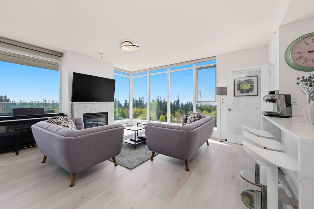 listing image 1103474026224902801