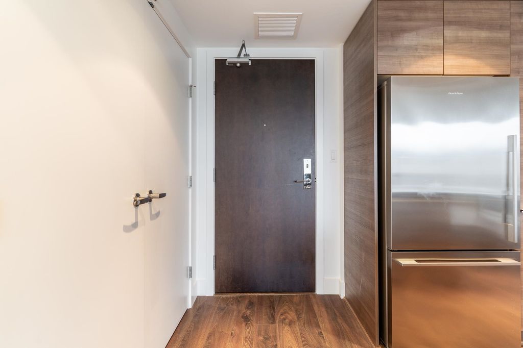 listing image 1100147471543587918