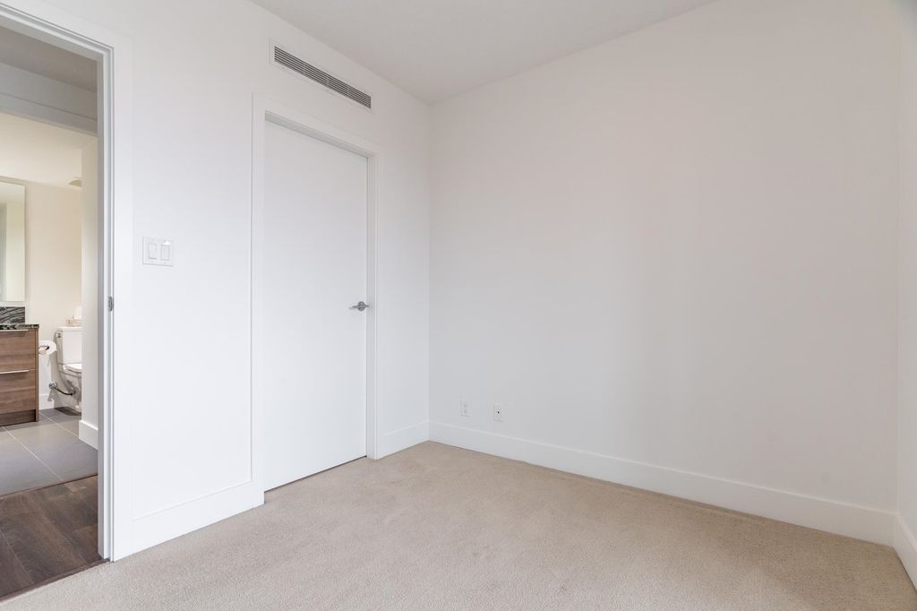 listing image 1107018535383349694