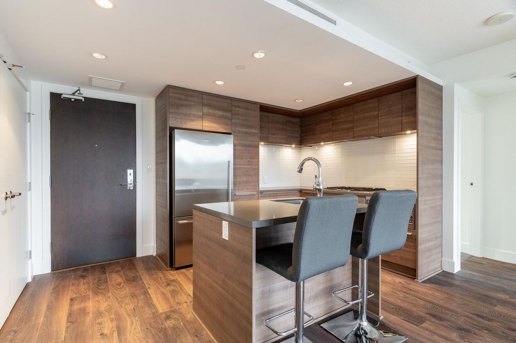 listing image 1102034656258695104